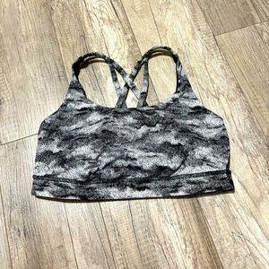 Hardly worn Lululemon energy bra.